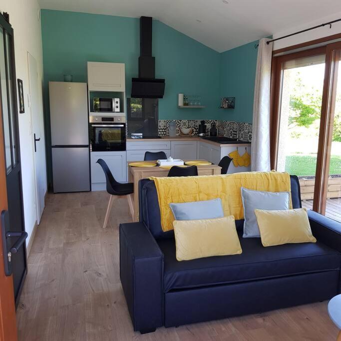 Studio Avec Terrasse Au Calme Jayat Zewnętrze zdjęcie