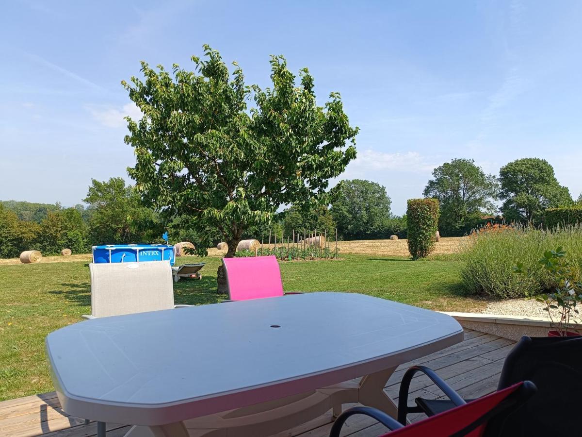 Studio Avec Terrasse Au Calme Jayat Zewnętrze zdjęcie
