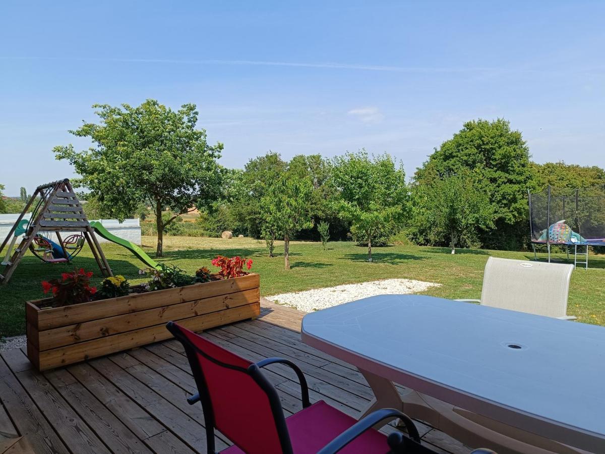 Studio Avec Terrasse Au Calme Jayat Zewnętrze zdjęcie